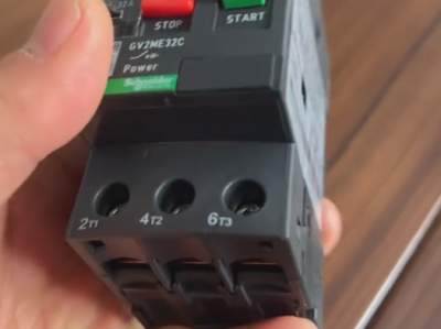 Schneider GV2ME32C 3-pole thermal-magnetic circuit breaker