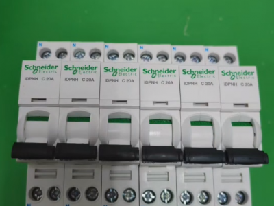 Schneider Electric Circuit Breaker Model A9P28620