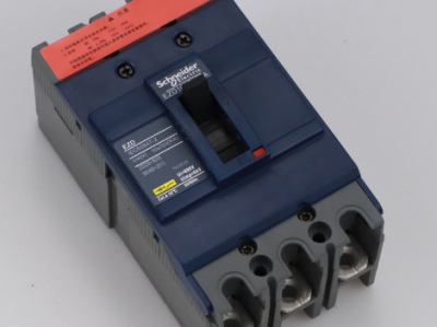Schneider low-voltage molded case circuit breaker EZD100B3015MAN